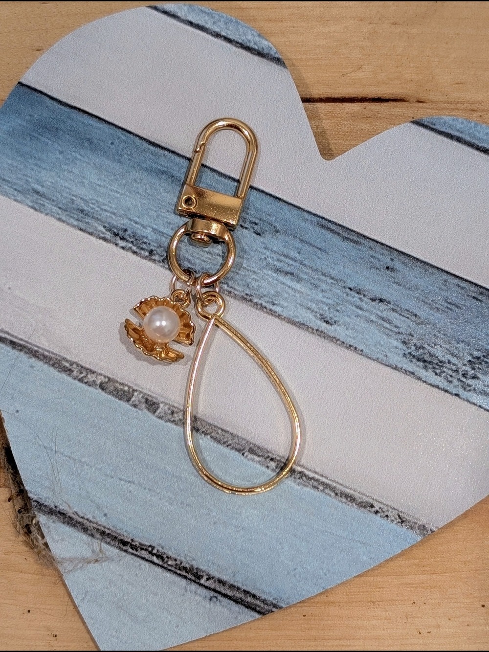 Gold Teardrop Key & Card Holder with Pearl Shell Charm